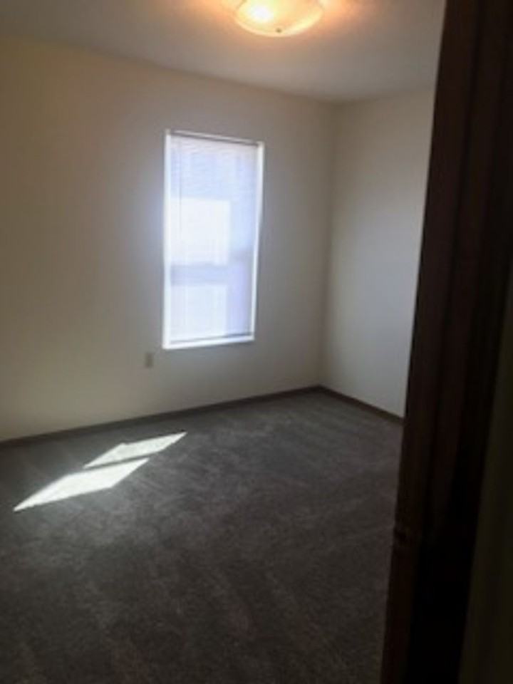 1112 Park St - Photo 4 of 8