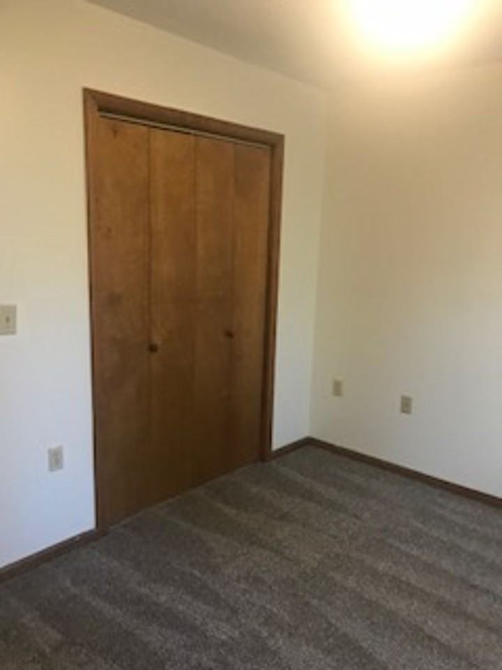 1112 Park St - Photo 5 of 8