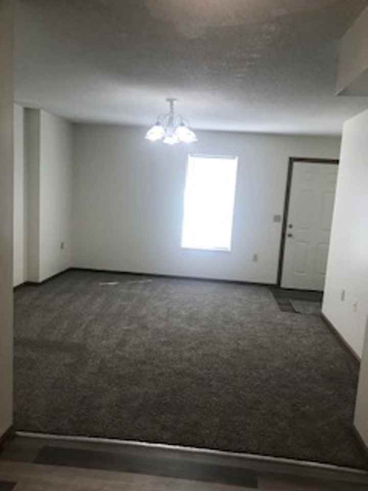 1112 Park St - Photo 6 of 8