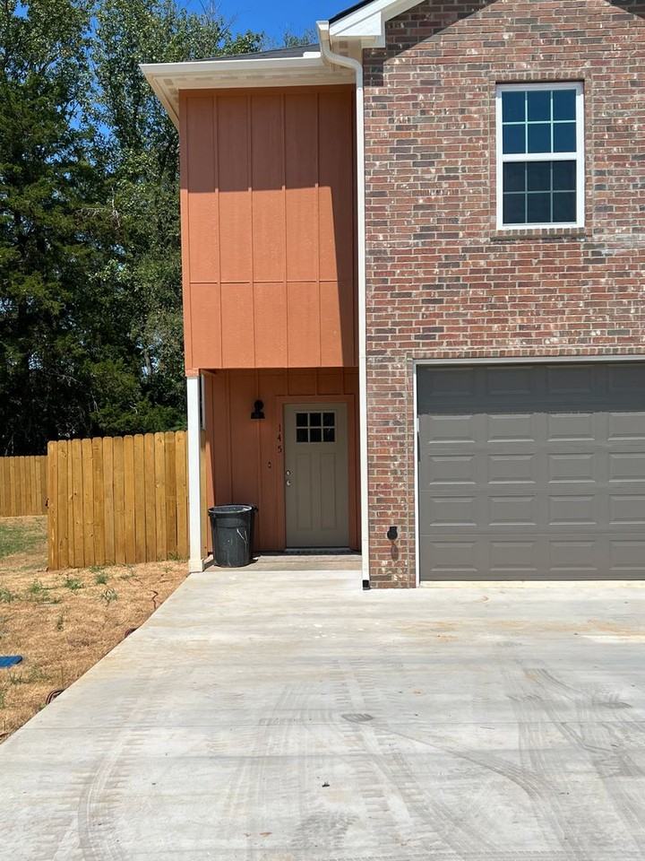 145/147 Village North Circle Apartments 145 Village North Cir