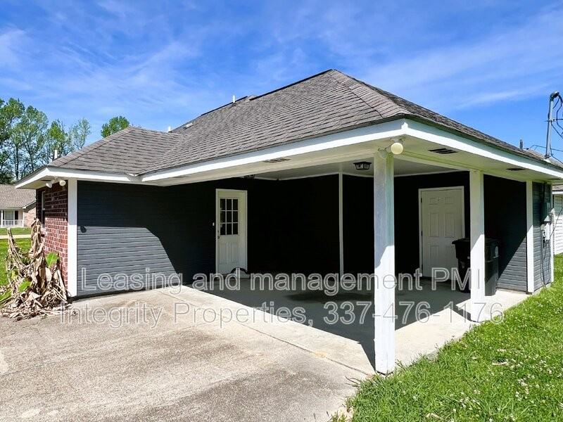 9356 Breeden Dr - Photo 3 of 13