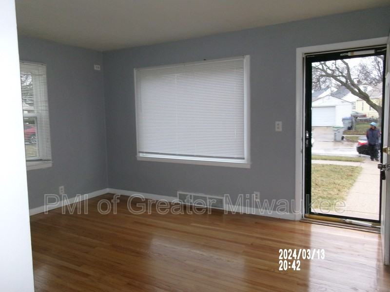 3872 N 69th St - Photo 3 of 17