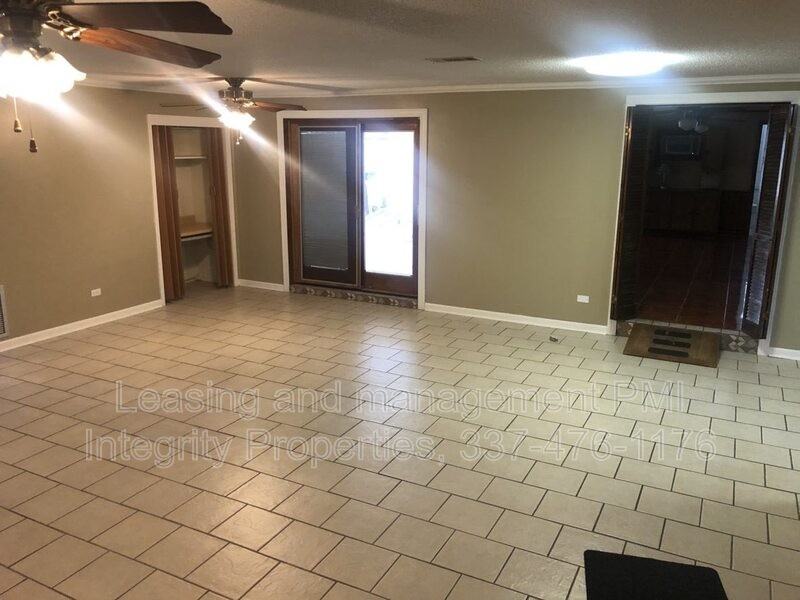 2809 S Curtis Dr - Photo 3 of 23