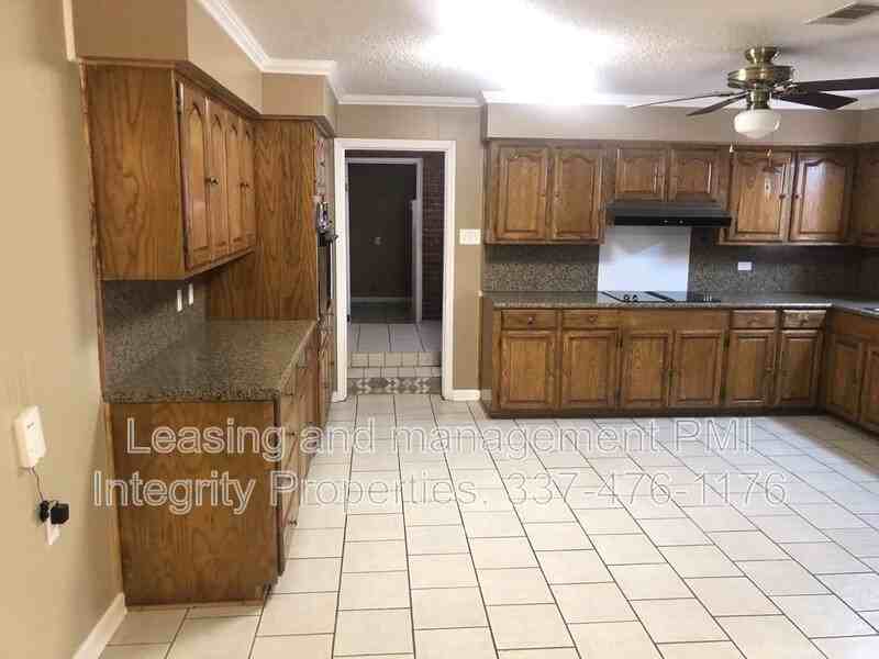 2809 S Curtis Dr - Photo 4 of 23