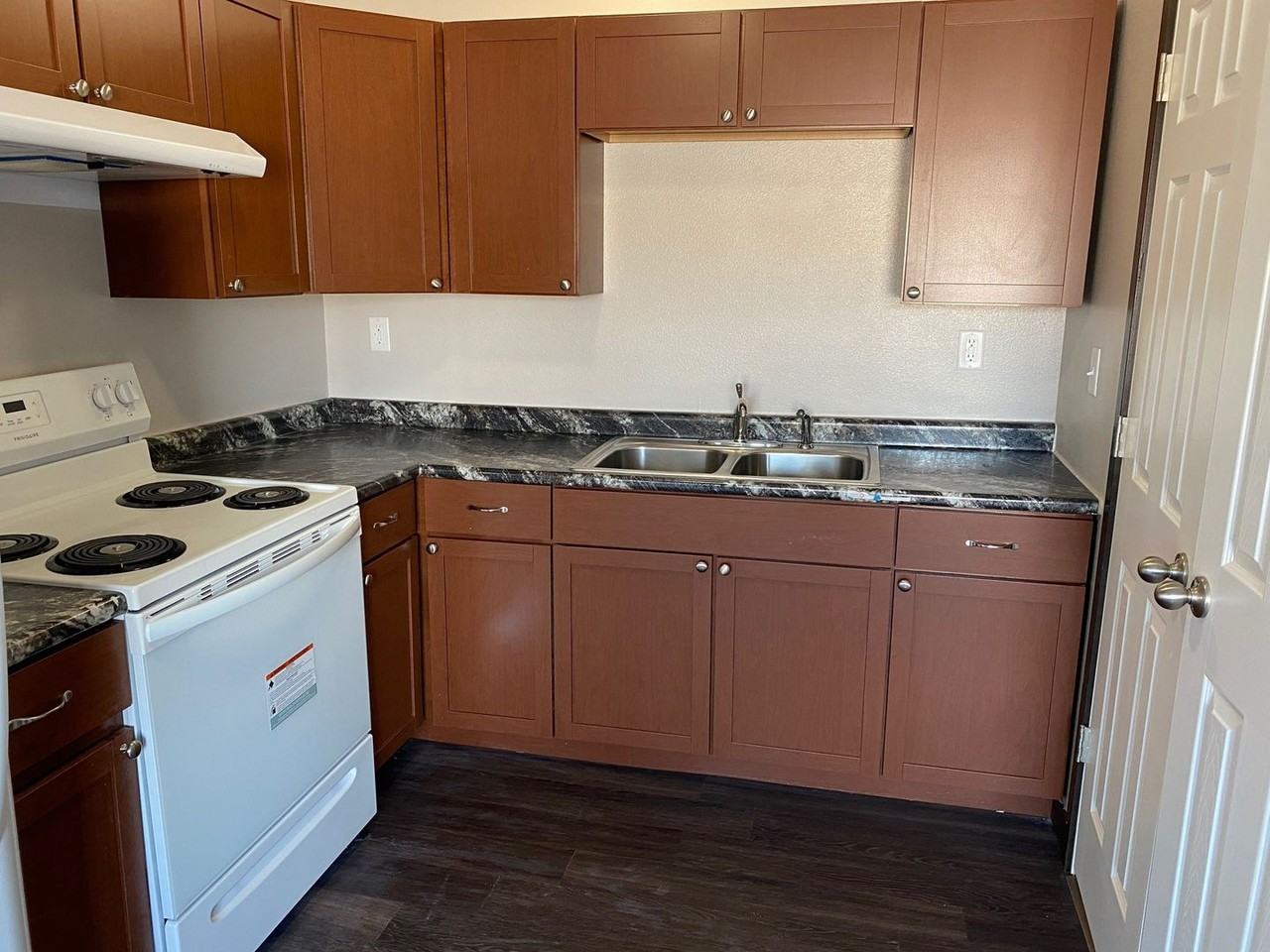 RS Apartments - Photo 7 of 13