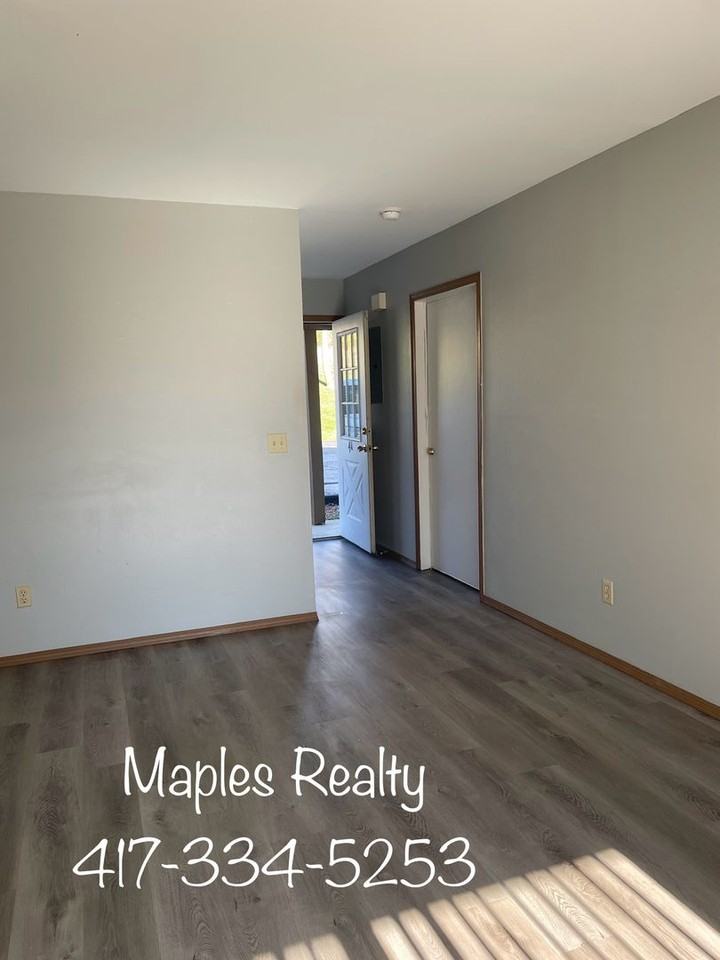 28 Fall Creek Dr #4A - Photo 3 of 4