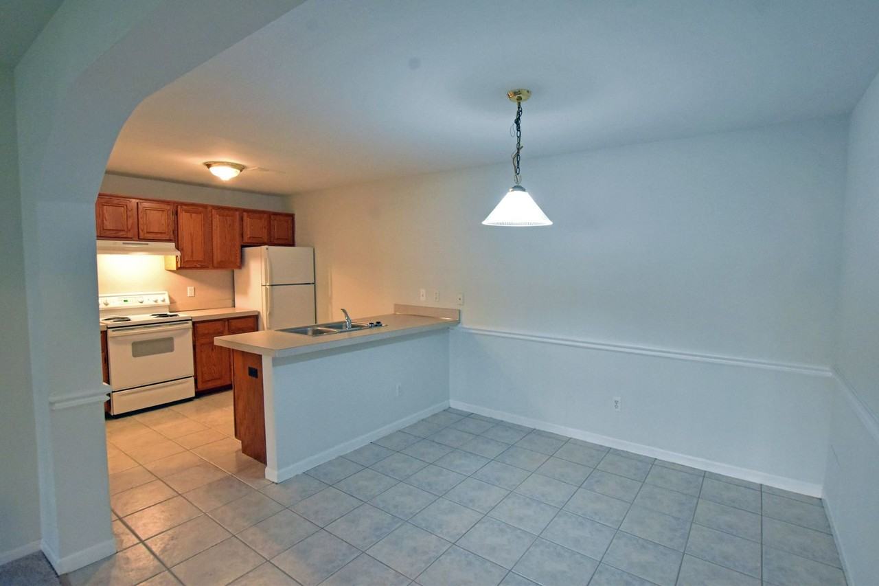 8187 N Annsbury Cir - Photo 7 of 18