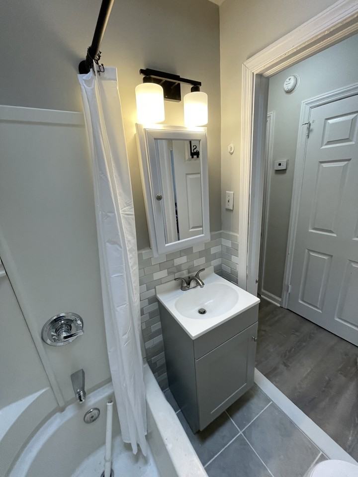 4118 Bennington St #NA - Photo 6 of 8