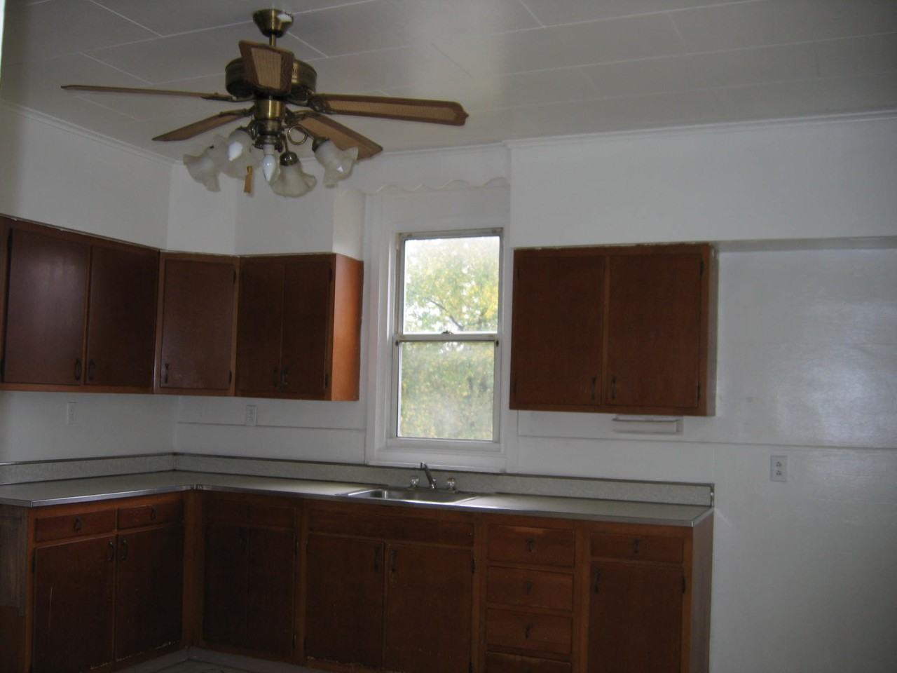 118 Schuchert St #NA - Photo 3 of 7