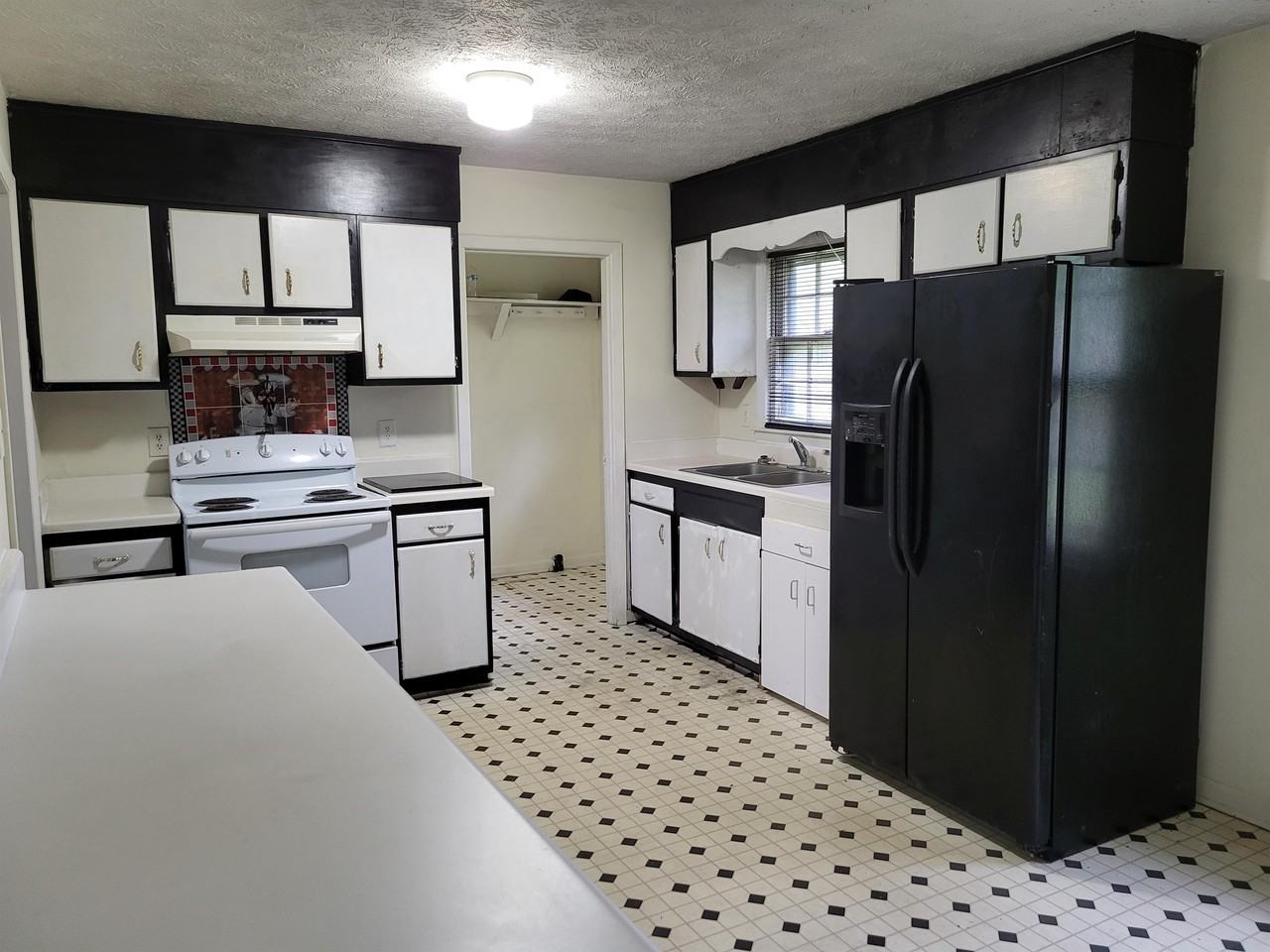 6811 Radial Dr #1 - Photo 3 of 24