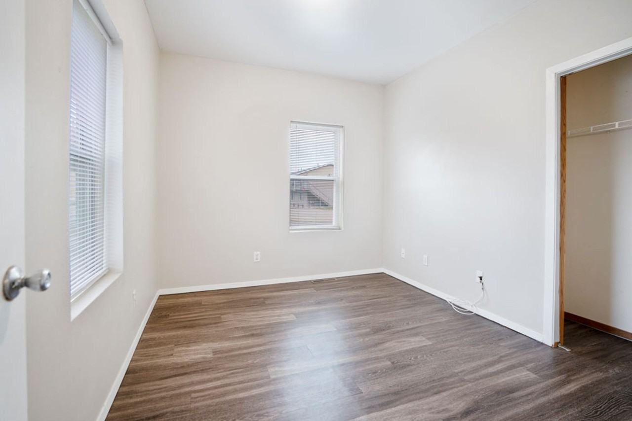 2118 College St - Photo 5 of 31