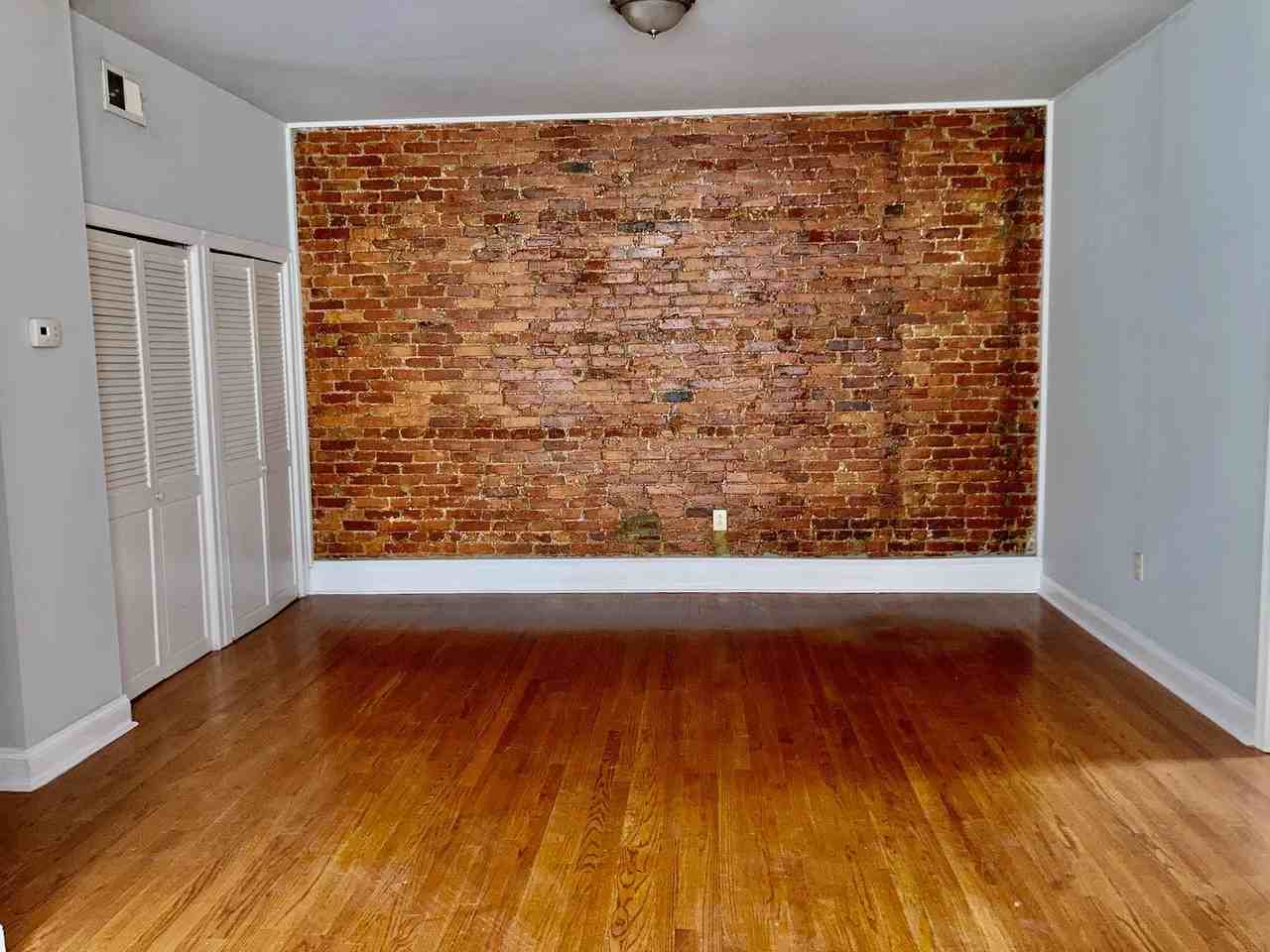 4813 Baltimore Ave - Photo 4 of 12