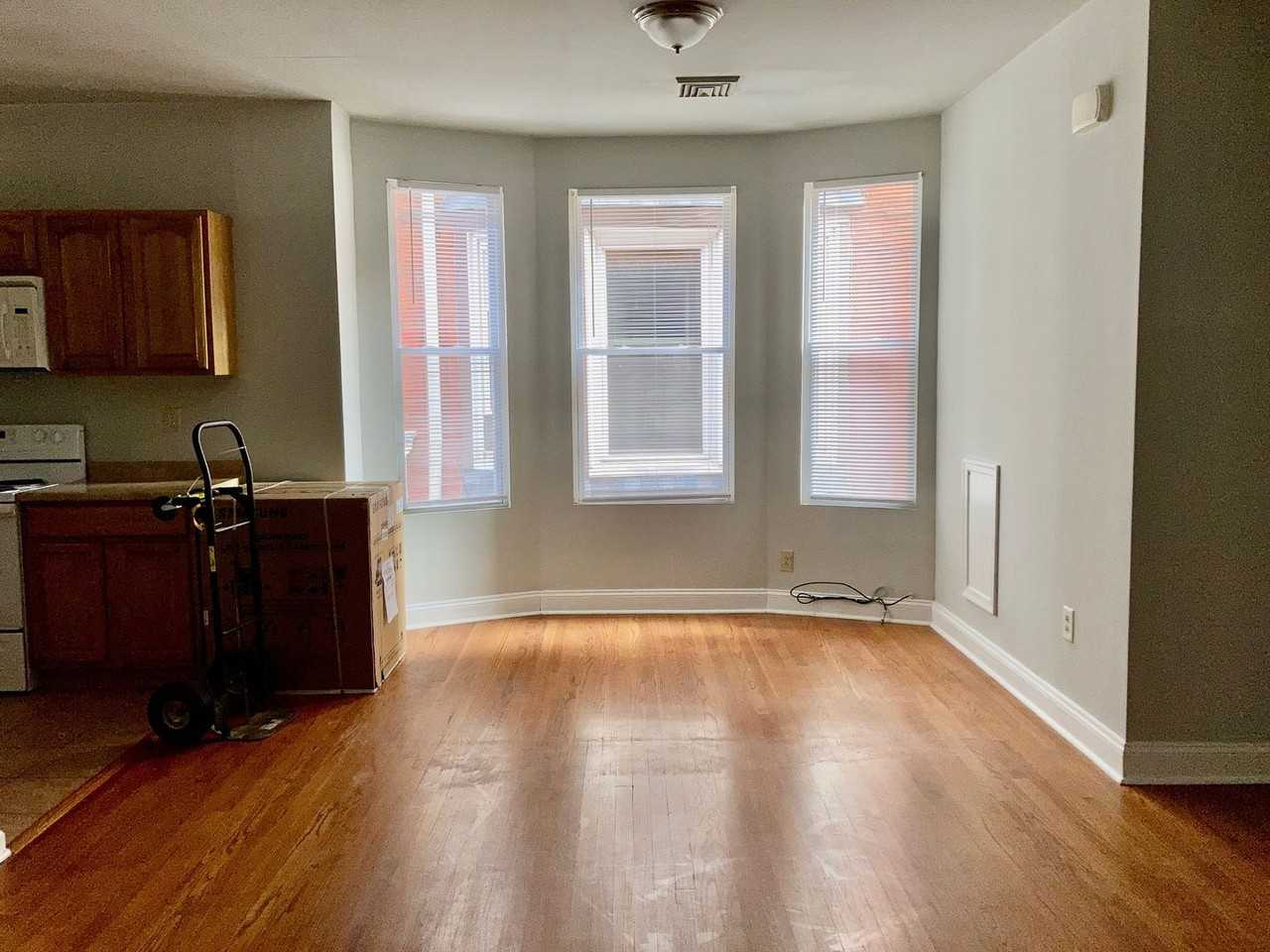 4813 Baltimore Ave - Photo 5 of 12