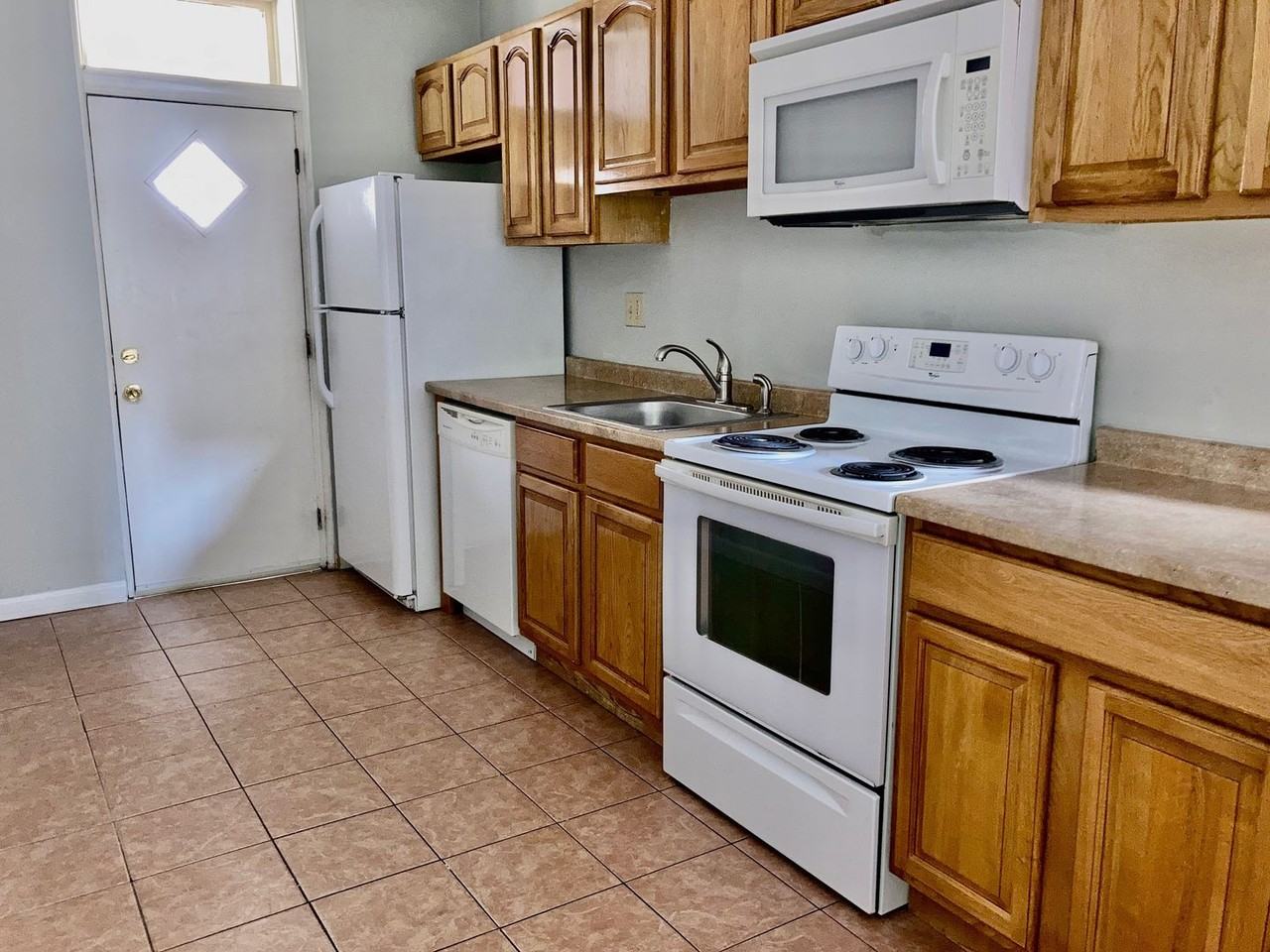 4813 Baltimore Ave - Photo 7 of 12
