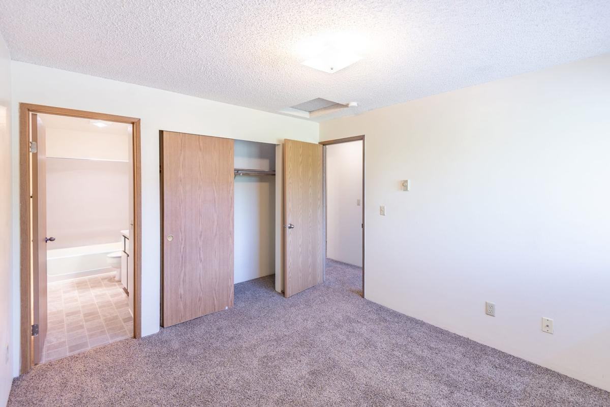 1900 Black Lake Blvd Sw - Photo 5 of 29