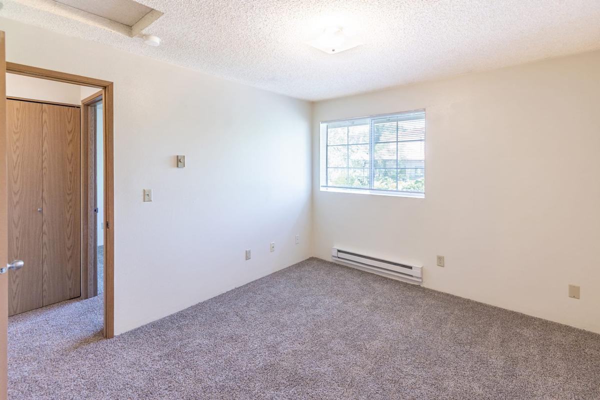 1900 Black Lake Blvd Sw - Photo 2 of 29