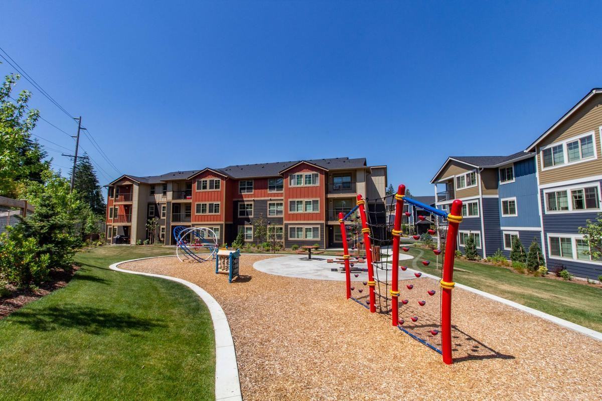 9002 186th Ave E - Photo 7 of 28