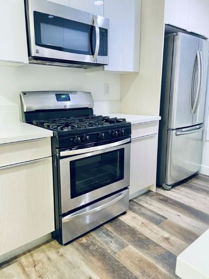 2730 Raymond Avenue Apartments - Photo 2 of 8