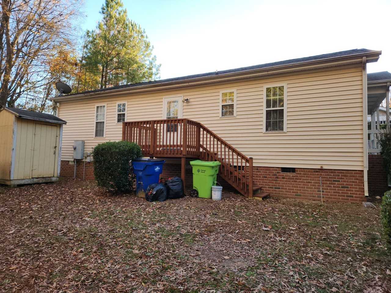 860 Darby St - Photo 6 of 30