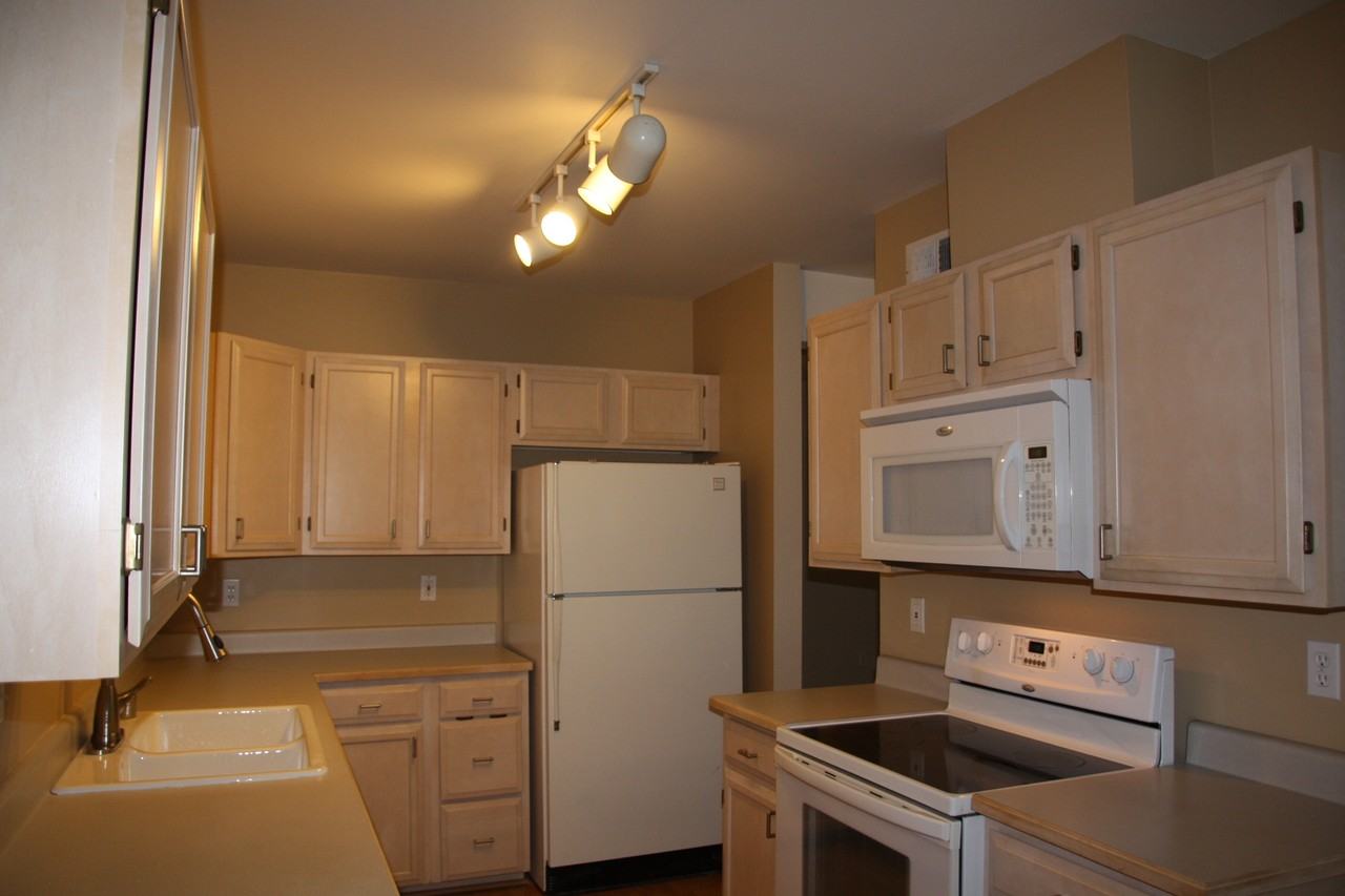 11505 Pine Ct #1 - Photo 3 of 21