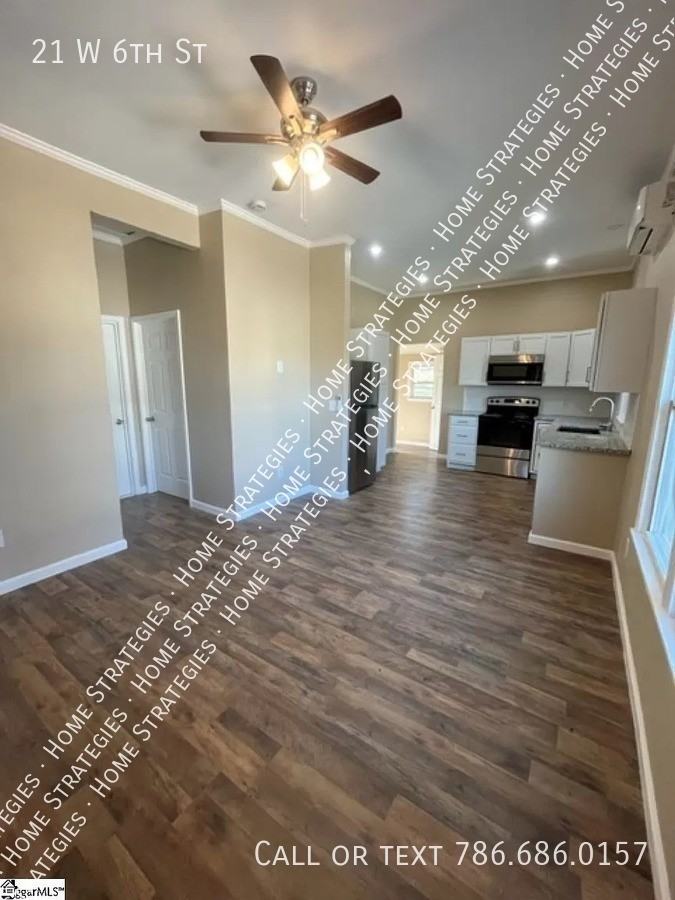 21 W 6th St - Photo 2 of 10