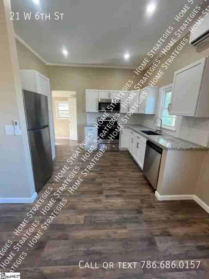 21 W 6th St - Photo 3 of 10