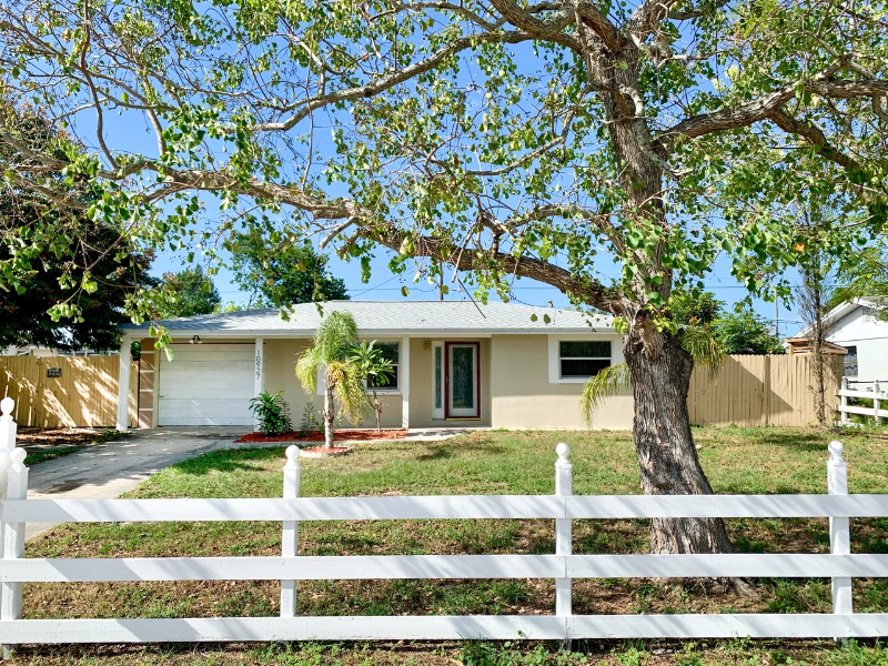 10927 Hillcrest Ave - Photo 3 of 27