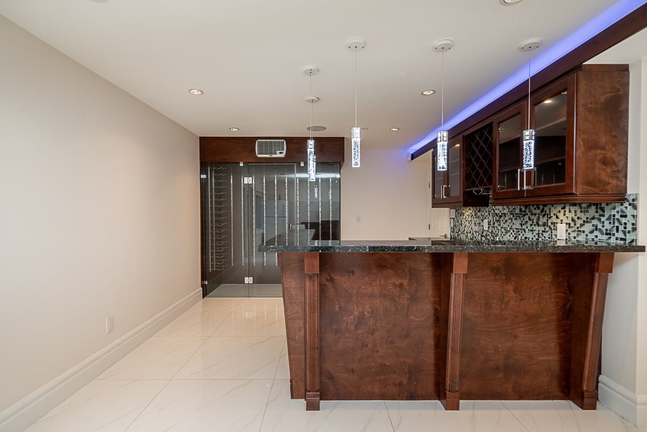 PP231 B | Like New 3 BR Furnished Basement Suite | Dunbar Vancouver West | UBC (Vancouver) - Photo 3 of 9