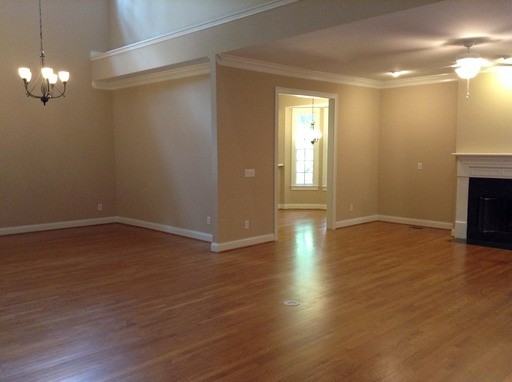 8712 Bardmoor Cir - Photo 3 of 33