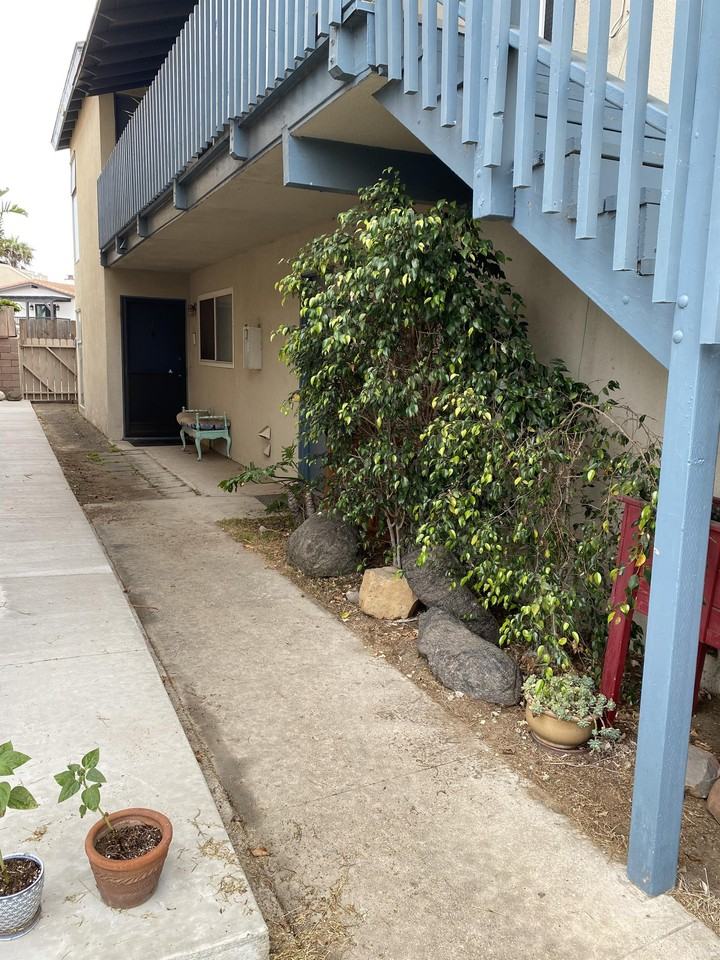 137 Simi Ave A, Channel Islands Beach, CA 93035 2 Bedroom Apartment