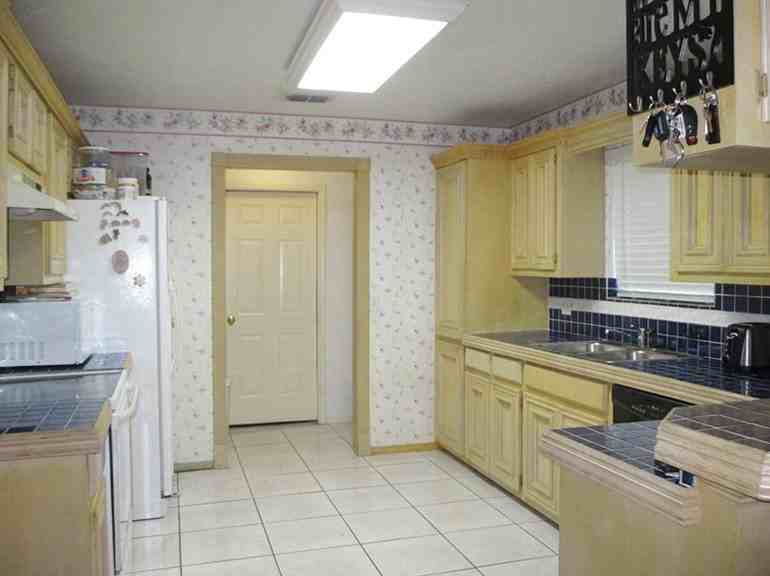 3013 Flamingo Ave - Photo 2 of 16