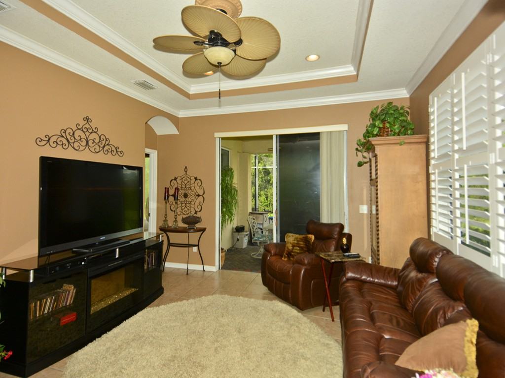 1922 Sterling Glen Ct - Photo 2 of 25