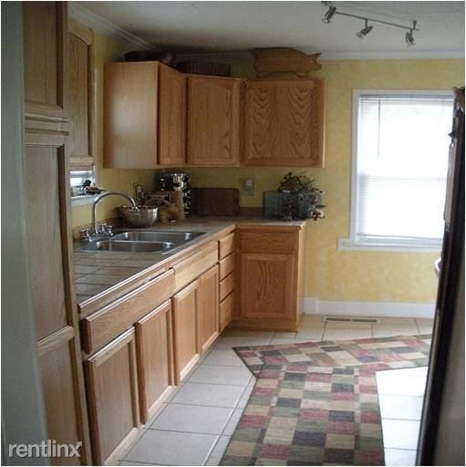 205 Booth Dr - Photo 3 of 13