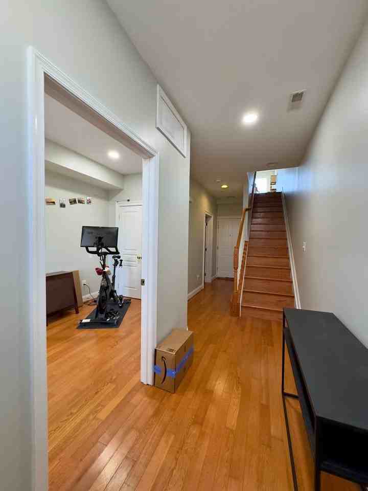 2117 E Fairmount Ave - Photo 2 of 27