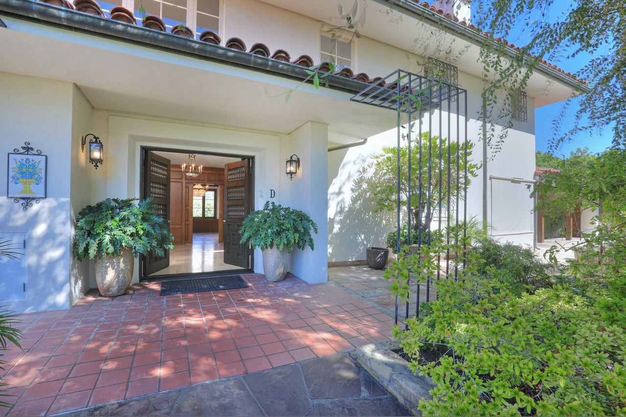 2360 Foothill Rd #D - Photo 3 of 38