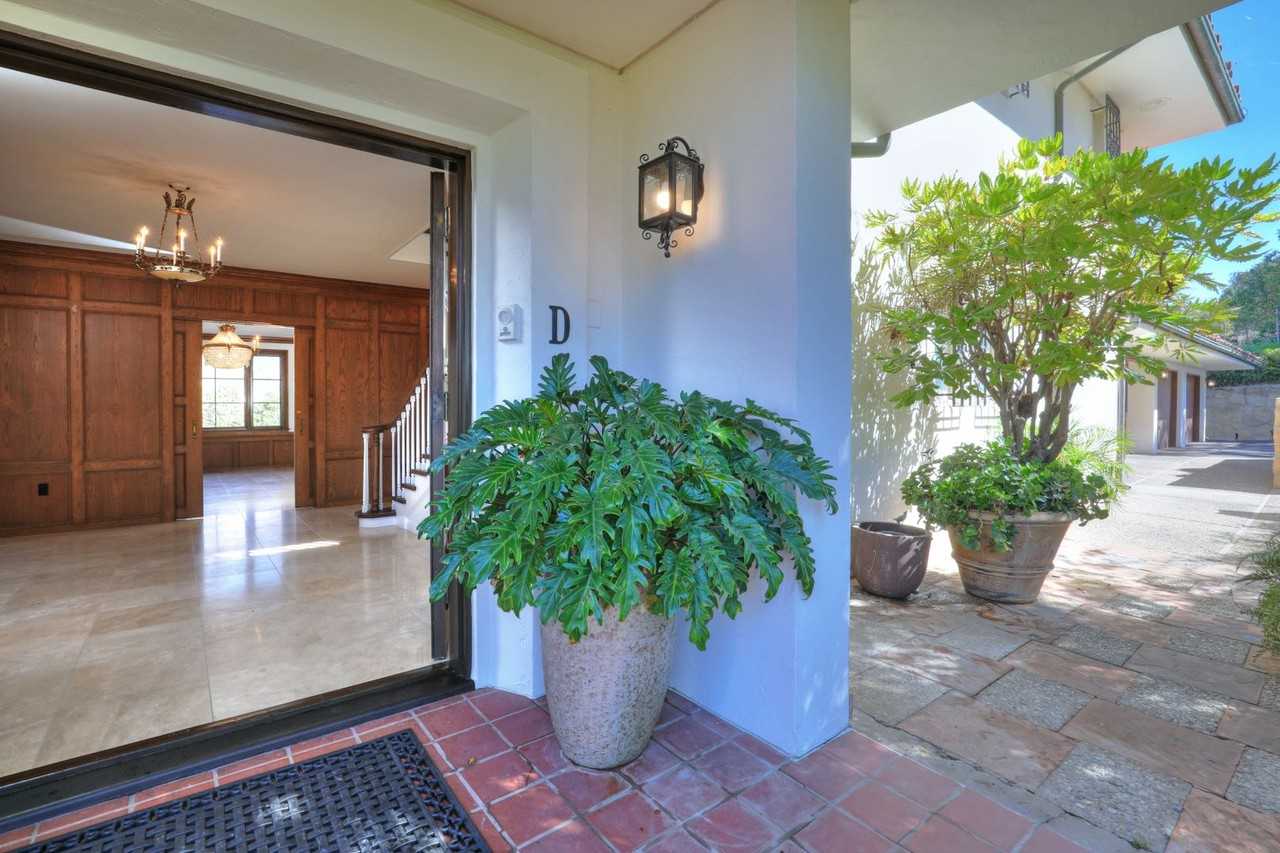 2360 Foothill Rd #D - Photo 4 of 38