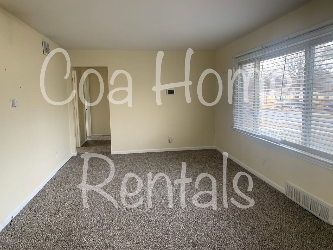 1028 N Westview Dr - Photo 3 of 18