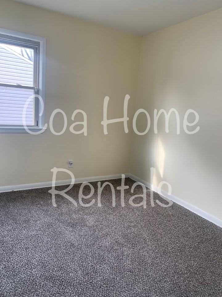 1028 N Westview Dr - Photo 5 of 18