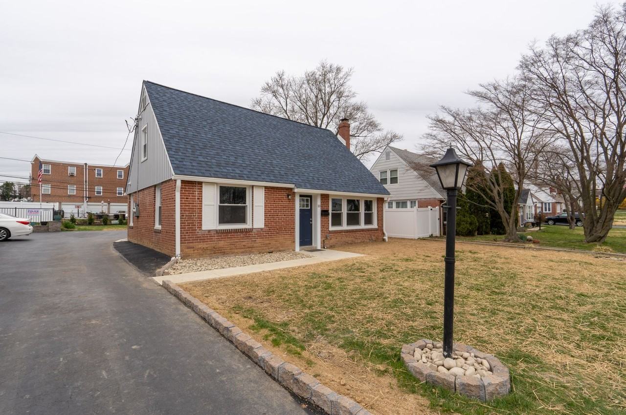 10 Hawthorne Rd - Photo 2 of 42