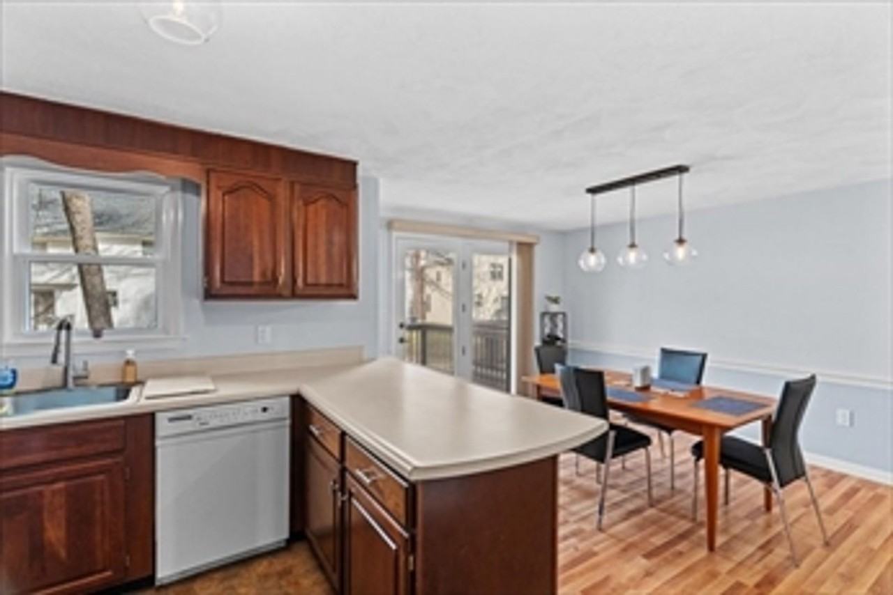 722 Wellman Ave - Photo 2 of 21