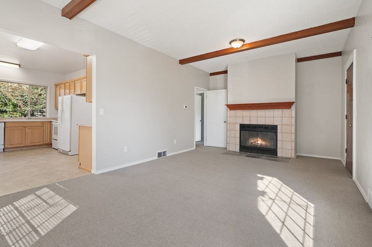 709 Mckenzie Ave - Photo 3 of 47