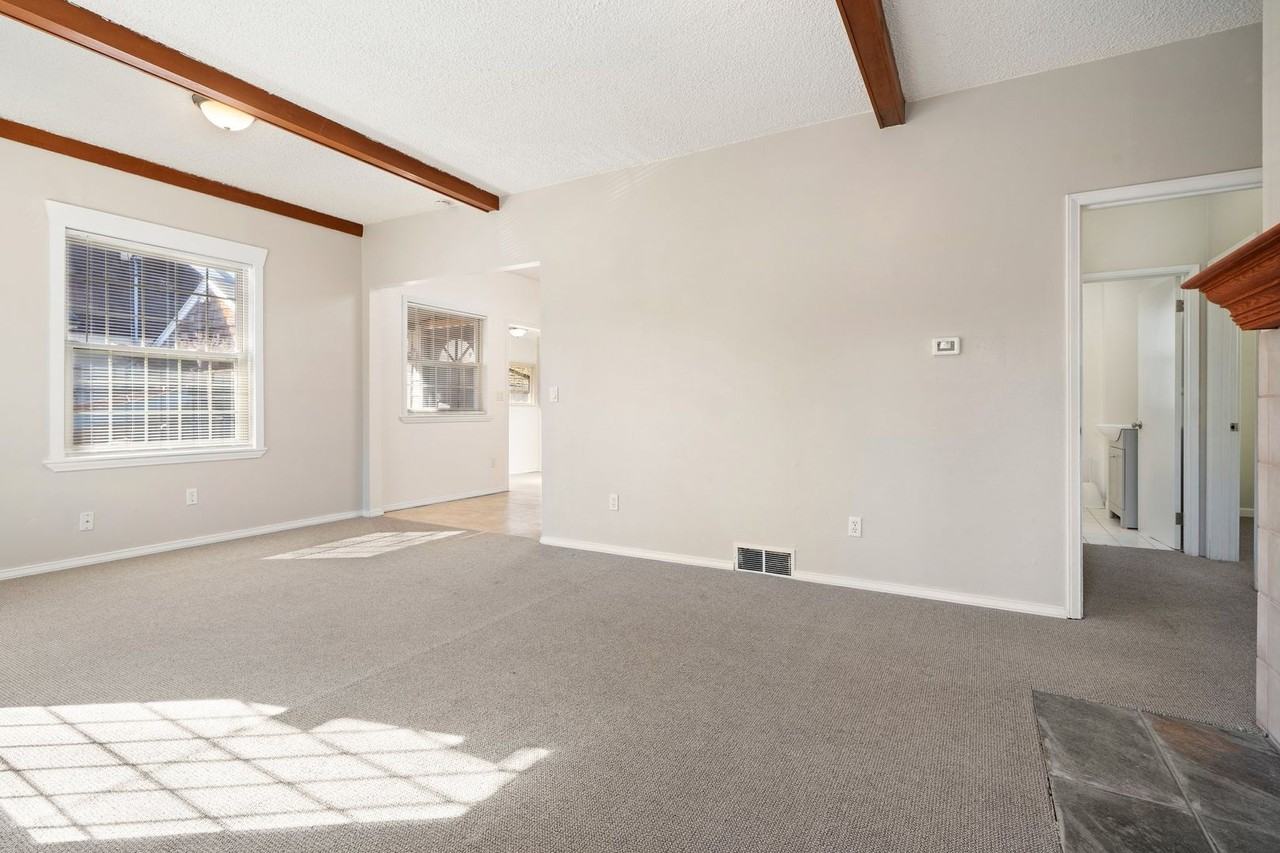 709 Mckenzie Ave - Photo 5 of 47