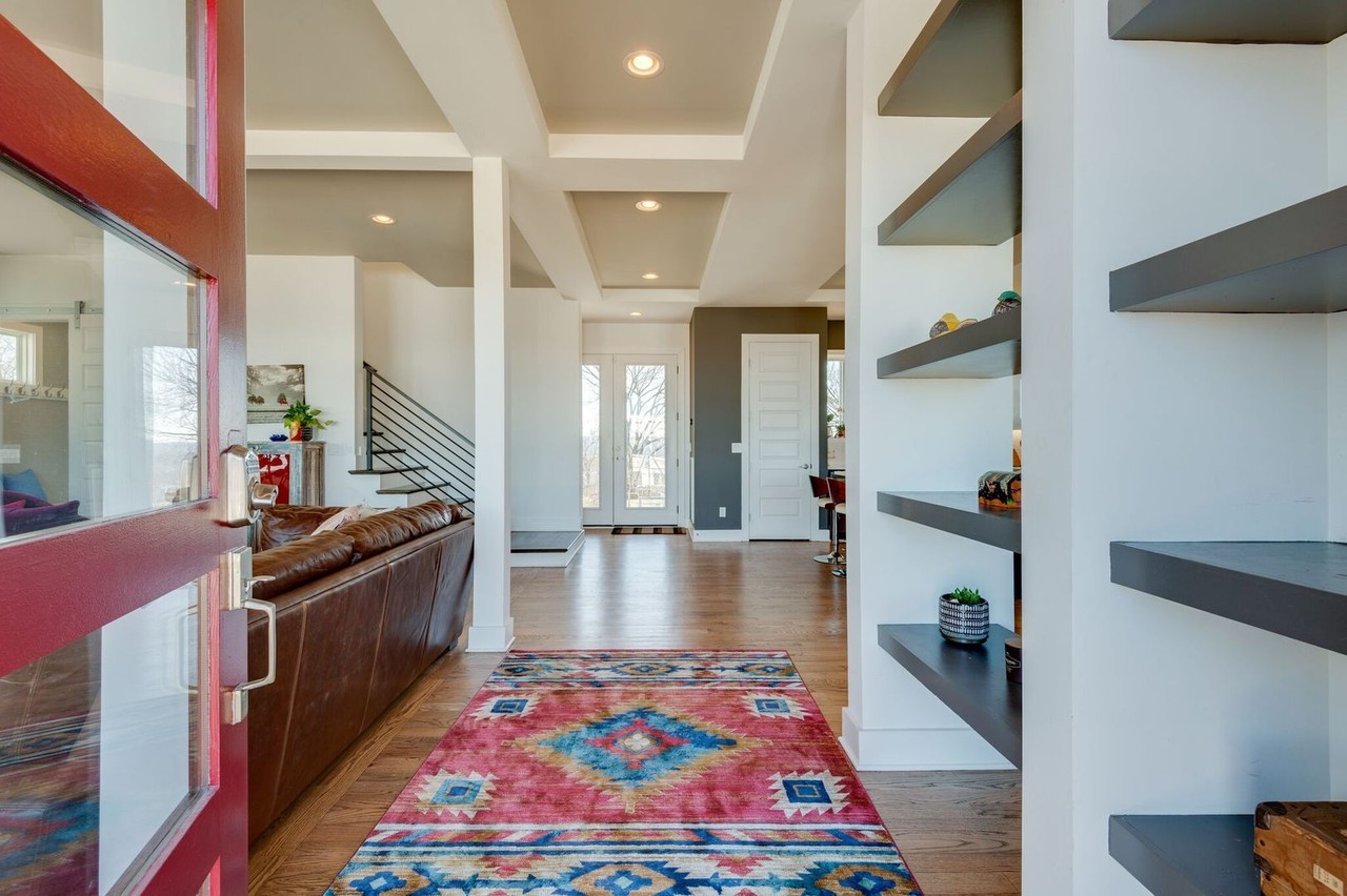 3317 Nevada Ave - Photo 3 of 31