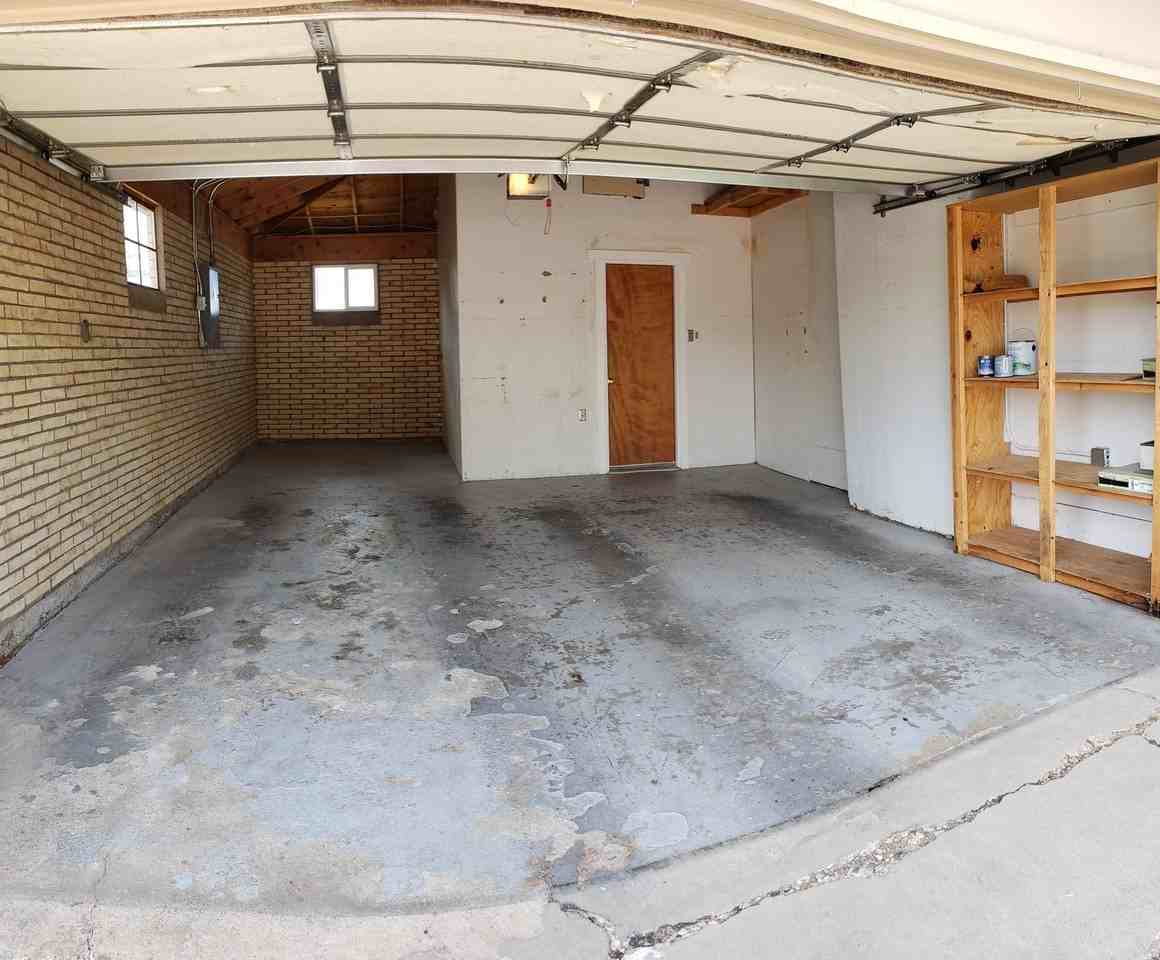 2705 Vermont St Ne - Photo 2 of 22