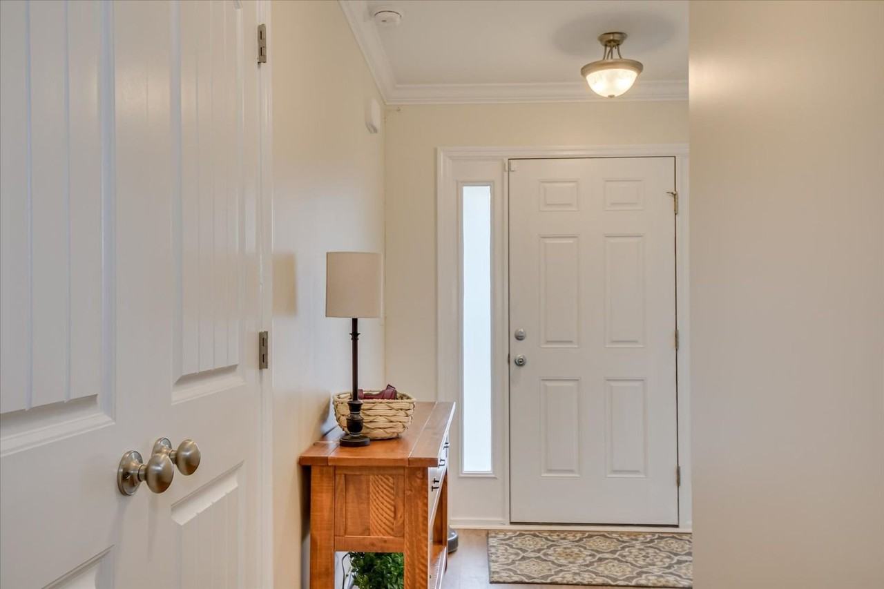 2130 Kinsale Ave - Photo 6 of 40