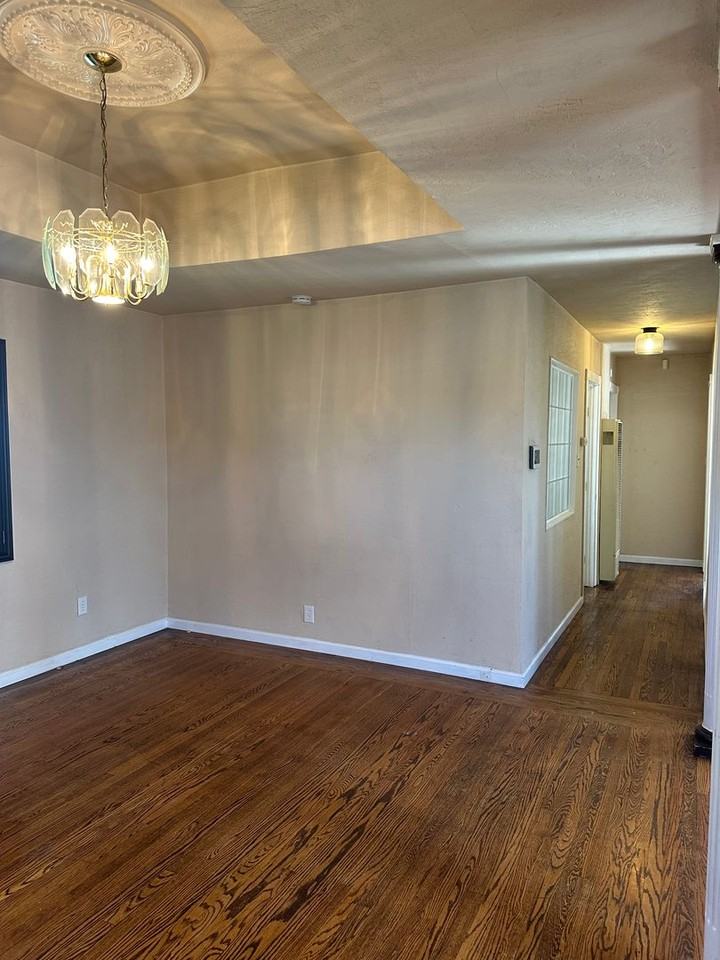 10930 Apricot St - Photo 3 of 32