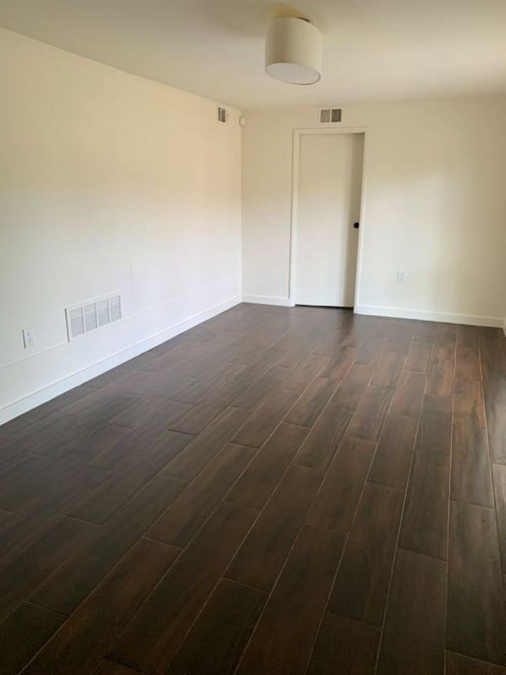 6251 Brookside Ave - Photo 3 of 8