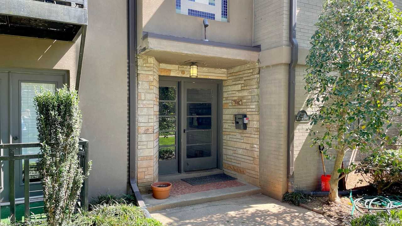 227 N Dotger Ave #E15 - Photo 2 of 23