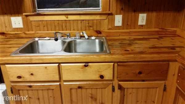 704 E Hamilton St - Photo 2 of 8