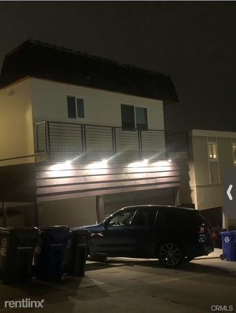 214 42nd St - Photo 2 of 4